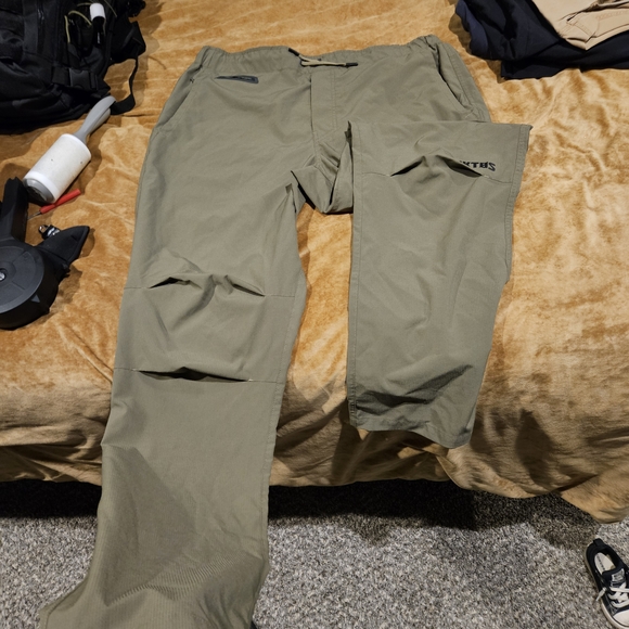 Men's Olive Green Relax Fit Great For The Gym - Picture 2 of 6
